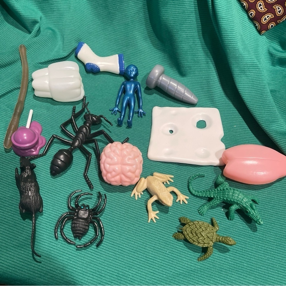 Lot Of 15 Board Game WHAT’S IN NED’S HEAD, Fundex, 2014 replacement pieces